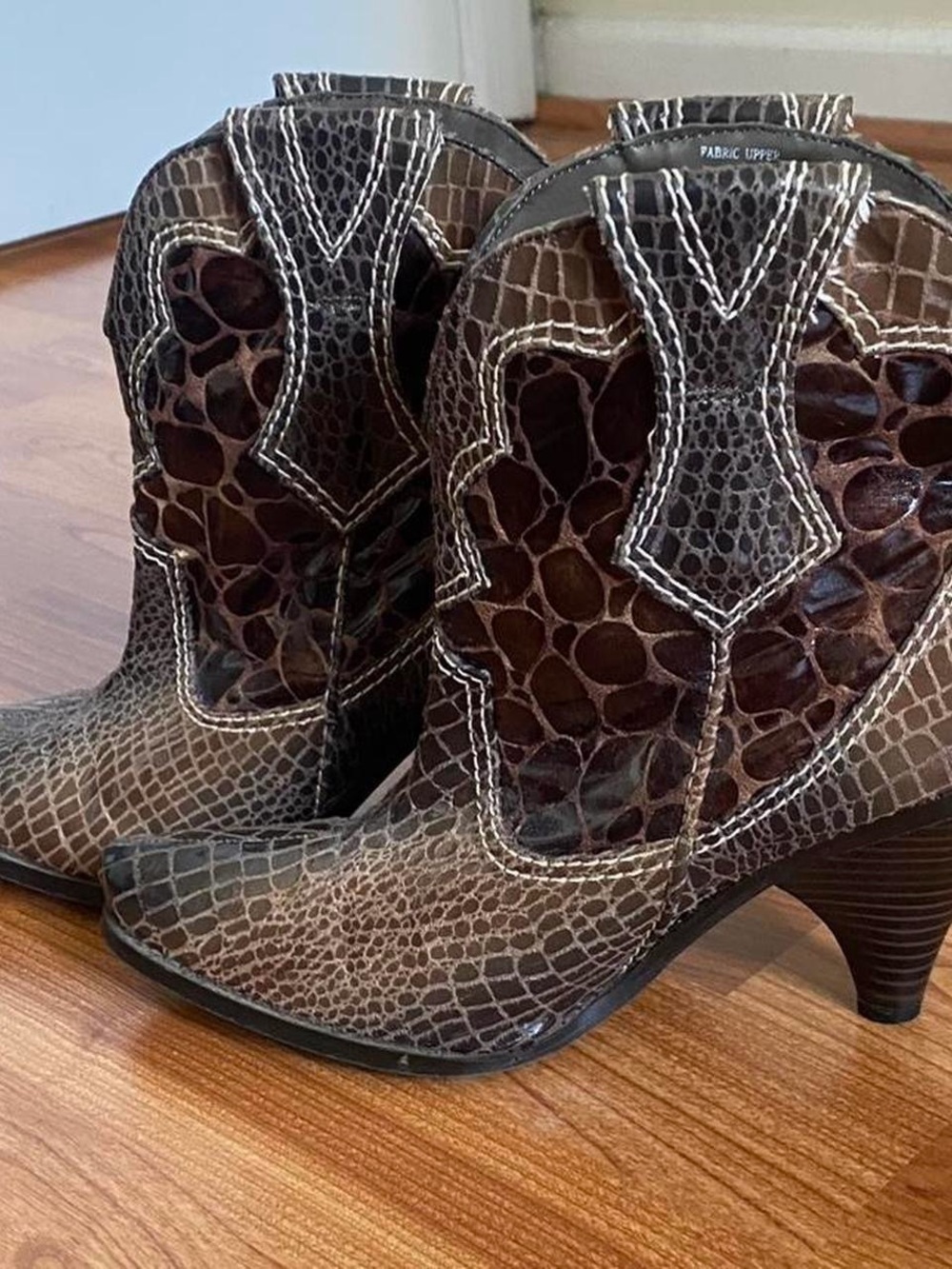 Women’s Western Ankle Boots - Brown Faux Croc Embossed
